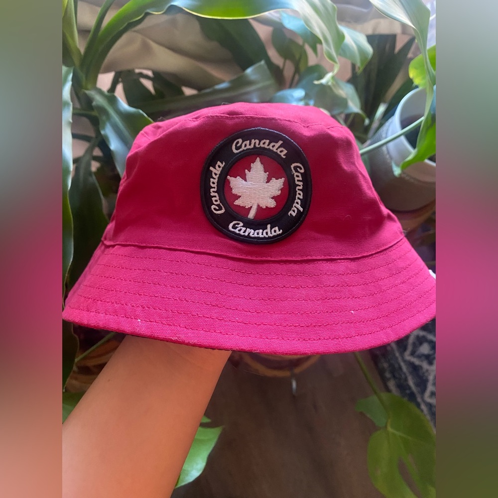 Canadiana Canada Bucket Hat- new with tags